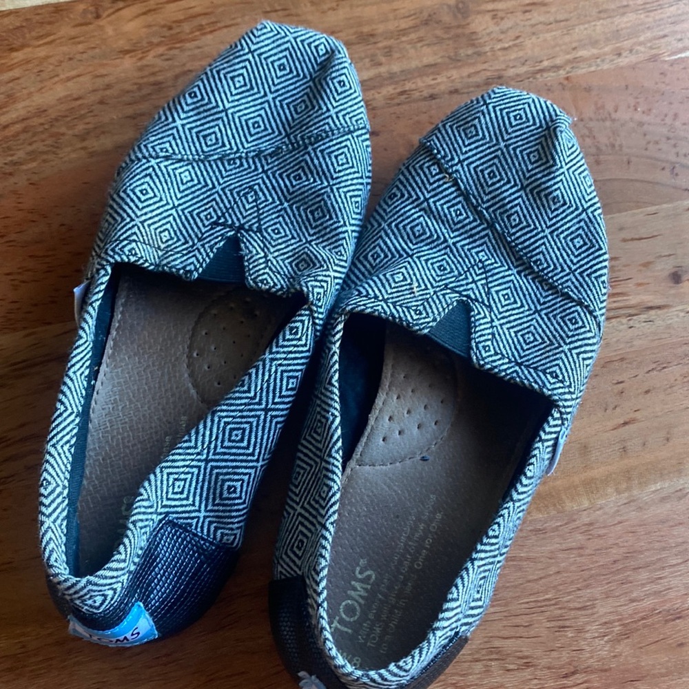 Toms shoes
